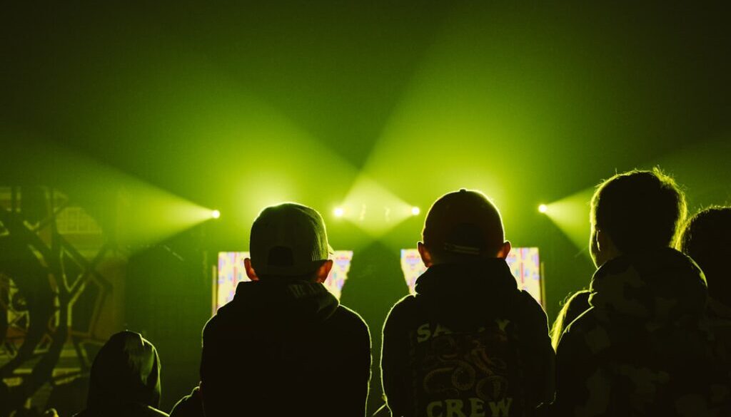 Najważniejsze festiwale filmowe dla debiutantów - dlaczego przyciągają twórców?