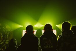 Najważniejsze festiwale filmowe dla debiutantów - dlaczego przyciągają twórców?