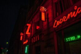 Kino Luna Warszawa - retrospektywy, klasyka i co wyróżnia ten program?